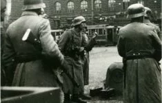 Vyjednávání s Němci před Národním muzeem dne 5. května 1945.