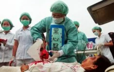 Protest proti obchodování s lidskými orgány v Číně