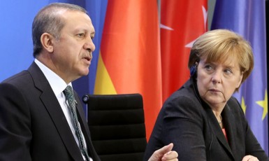 Kancléřka Merkelová a prezident Erdogan. (www.network54.com)