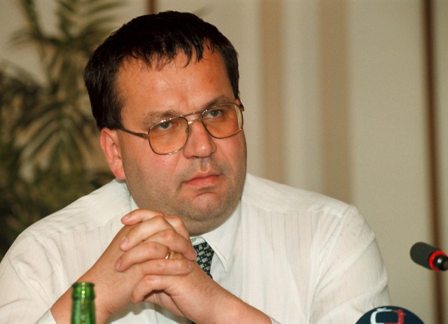 Ministr průmyslu a obchodu Jan Mládek, 1999 (ČTK)