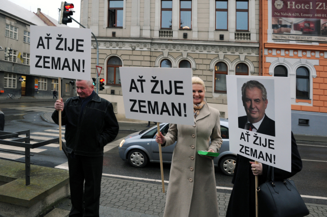 Obdivovatelé Miloše Zemana  (ČTK)