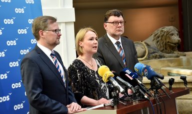 Petr Fiala, Jana Černochová a Zbyněk Stanjura na tiskové konferenci ODS (ods.cz)