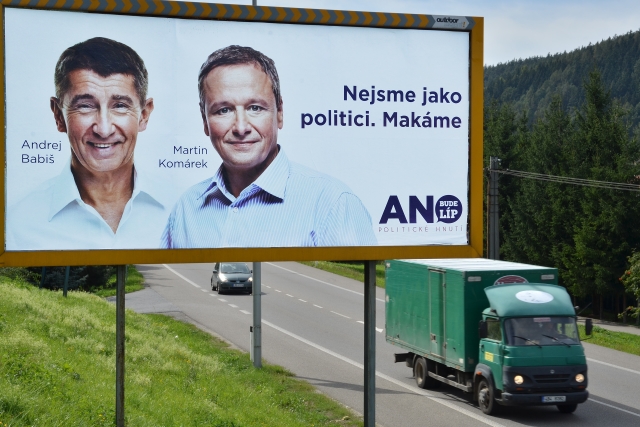 Andrej Babiš a Martin Komárek ve volební kampani 2013 (ČTK)