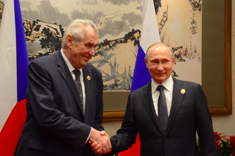 Miloš Zeman s Vladimirem Putinem. (Facebook Jiřího Ovčáčka)