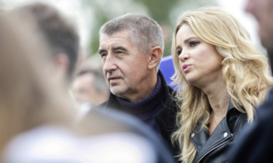 Andrej Babiš se svou manželkou Monikou (ČTK)