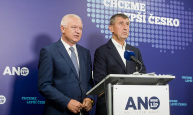Jaroslav Faltýnek a Andrej Babiš na sněmu ANO (ČTK)