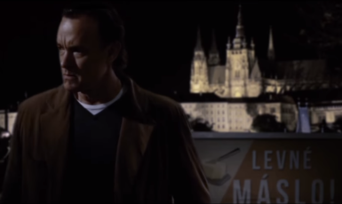 Robert Langdon v Praze před volbami (YouTube)