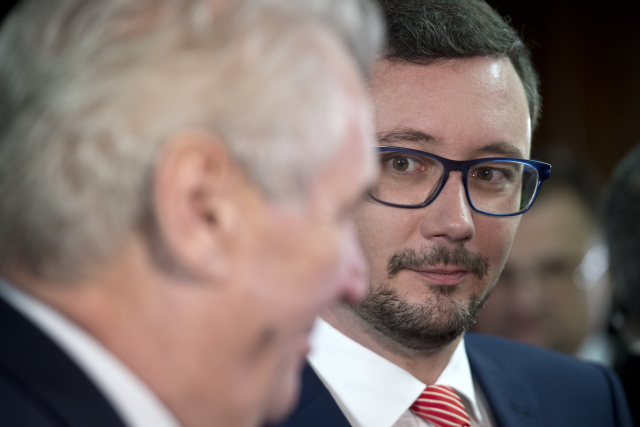Prezident Miloš Zeman a mluvčí Jiří Ovčáček (ČTK)