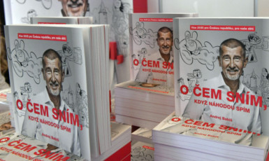 Kniha předsedy hnutí ANO Andreje Babiše O čem sním, když náhodou spím
 (ČTK)