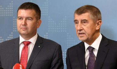 Ministr vnitra Jan Hamáček a premiér Andrej Babiš (ČTK)