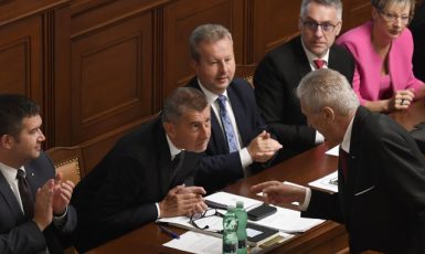 Prezident Miloš Zeman a premiér Andrej Babiš při hlasování o důvěře vládě  (ČTK)