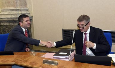 Ministr vnitra Jan Hamáček a premiér Andrej Babiš na jednání vlády  (ČTK)