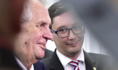 Prezident Miloš Zeman a jeho mluvčí Jiří Ovčáček (ČTK)