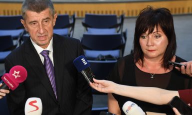 Prezidentský kandidát Andrej Babiš, vůdce hnutí ANO, a jeho poslankyně Alena Schillerová (ČTK)