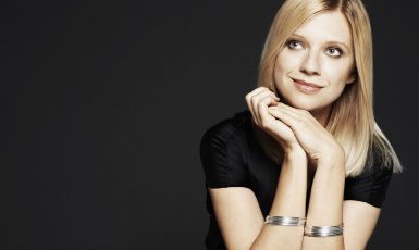 Klavíristka Valentina Lisitsa podporuje předáky samozvaných států na Ukrajině a ukrajinský národ častuje nepublikovatelnými urážkami. (Valentinalisitsa.com, Gilbert Fransois)