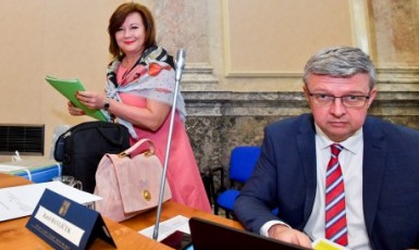 Ministryně financí Alena Schillerová a ministr průmyslu a obchodu Karel Havlíček (oba ANO) (ČTK)