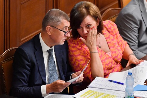 Premiér Andrej Babiš a ministryně financí Alena Schillerová (oba ANO)
 (ČTK)
