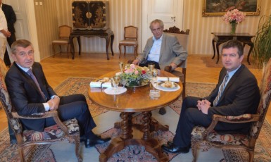 Hlavní představitelé současných „Nových pořádků“ – Andrej Babiš, Miloš Zeman a Jan Hamáček (ČTK)