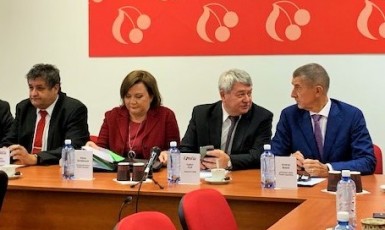 Premiér Andrej Babiš a ministryně financí Alena Schillerová na audienci u KSČM (FB KSČM)