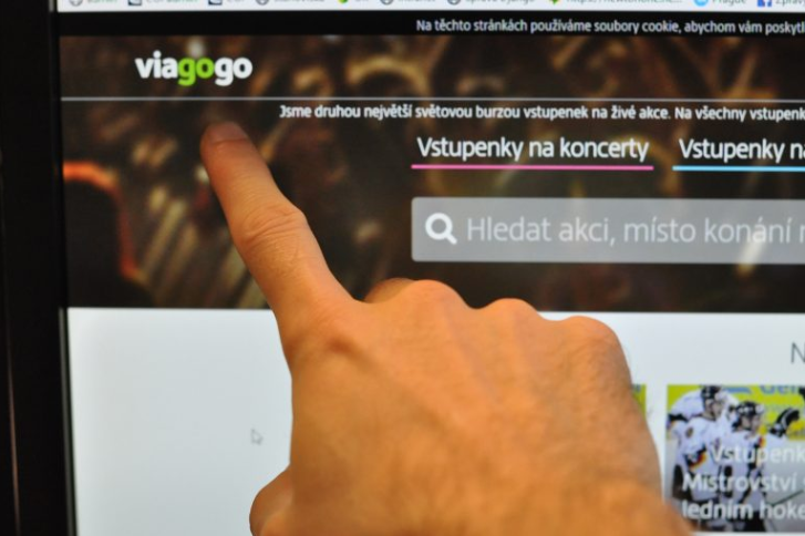 Vstupenky z podvodné platformy Viagogo vyjdou zákazníka draho, pokud vůbec platí  (ČOI)