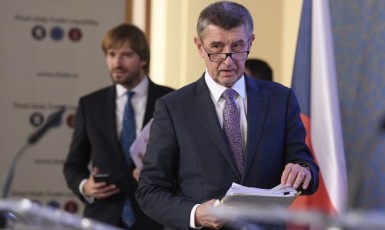 Premiér Andrej Babiš a ministr zdravotnictví Adam Vojtěch (ČTK)