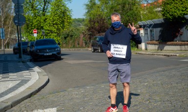 Podnikatel Tomáš Šena a jeho protest (Tisok)