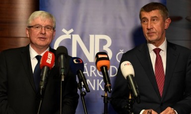 Guvernér České národní banky (ČNB) Jiří Rusnok a premiér Andrej Babiš  (ČTK)