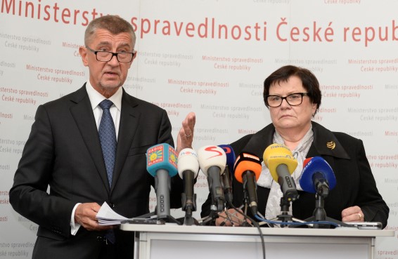 Premiér Andrej Babiš a ministryně spravedlnosti Marie Benešová (ČTK)