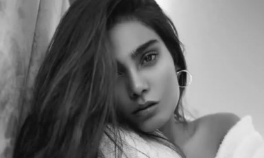 Modelka, která zahynula při letecké katastrofě (Facebook Zara Abid)