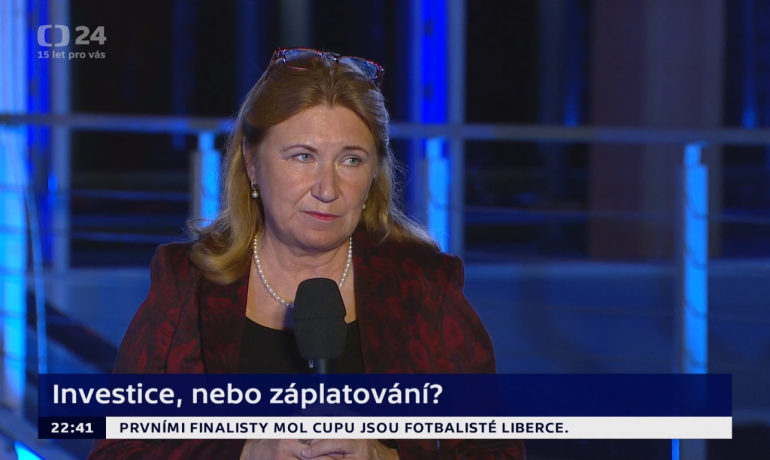 Předsedkyně Národní rozpočtové rady Eva Zamrazilová (Printscreen ČT)