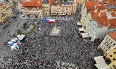Demonstrace Milionu chvilek na Staroměstském náměstí v Praze (ČTK)