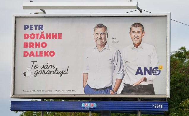 Někdejší kandidát na primátora Petr Vokřál a premiér Andrej Babiš (oba ANO) v předvolební kampani 2018 (ČTK)