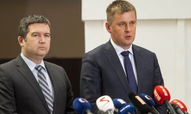 Ministr vnitra Jan Hamáček a ministr zahraničních věcí Tomáš Petříček (oba ČSSD) (FB ČSSD)