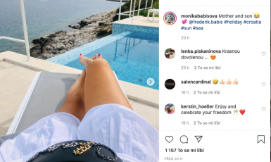 Monika Babišová odpočívá u moře po náročné práci pro všechny firmy svěřeného holdingu.  (Printscreen instagram Moniky Babišové)