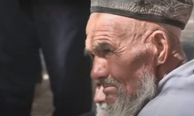 Příslušník ujgurské menšiny v Číně. (youtube)