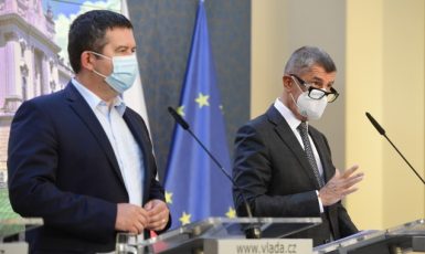 Ministr vnitra Jan Hamáček (ČSSD) a premiér Andrej Babiš  (ANO) (ČTK)
