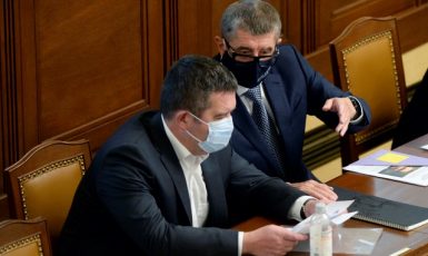 Ministr vnitra Jan Hamáček (ČSSD) a premiér Andrej Babiš (ANO). Ilustrační foto. (ČTK)