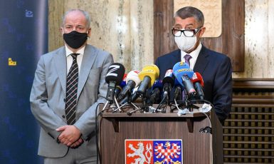 Ministr zdravotnictví Roman Prymula a premiér Andrej Babiš (ČTK)