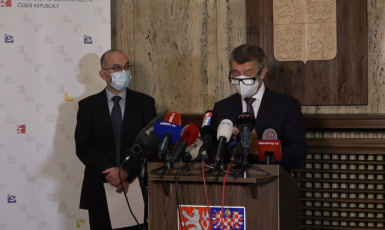Ministr zdravotnictví Jan Blatný a premiér Andrej Babiš  (print screen ČTK)