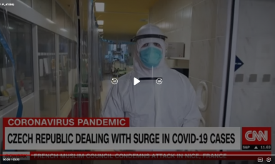 Reportér CNN ve zlínské nemocnici  (printscreen CNN)