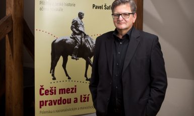 Křest knihy Pavla Šafra Češi mezi pravdou a lží (Roman Černý)