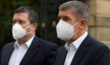 Vicepremiér a šéf ČSSD Jan Hamáček (ČSSD) a předseda vlády Andrej Babiš (ANO) (ČSSD)