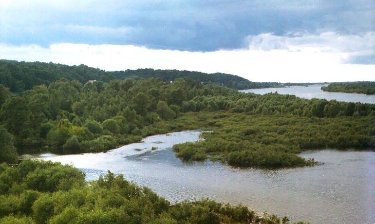 Řeka Pripjať v Polesí na nynějších ukrajinsko-běloruských hranicích (wikipedie)