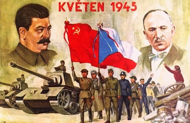 Oslava „osvobození Rudou armádou“ na plakátu z doby třetí republiky (1945–1948)  (profimedia.cz)