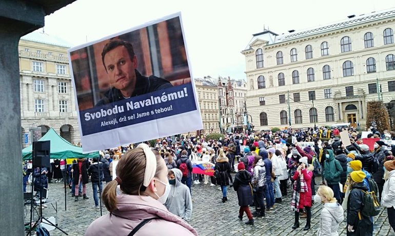 Protesty proti zadržení Alexeje Navalného v Praze.  (Jenny Nowak)