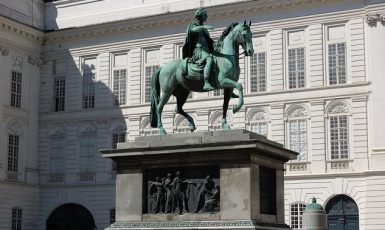 Jezdecká socha římského císaře Josefa II. ve Vídni (wikipedie)