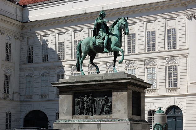 Jezdecká socha římského císaře Josefa II. ve Vídni (wikipedie)