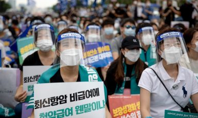 Protesty lékařů proti vládě v Jižní Koreji (FB)