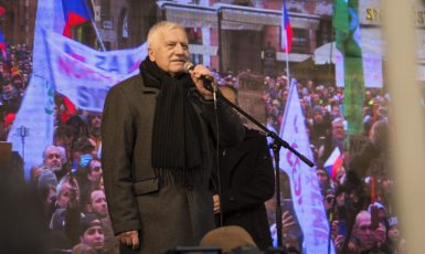 Václav Klaus na lednové demonstraci proti vládním opatřením  (Alena Spálenská)