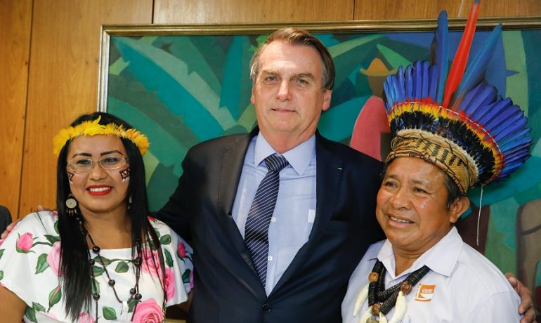 Brazilský prezident Bolsonaro se zástupci indiánského obyvatelstva (Brasília 2019) (Carolina Antunes/PR (flickr))